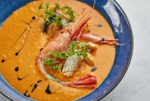 Master the Art of Fish and Shellfish Bisque A Rich, Creamy Soup for Anglers