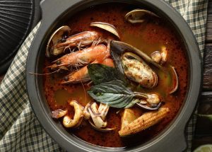 Master the Art of Fish and Shellfish Bisque A Rich, Creamy Soup for Anglers