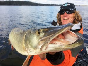 Mastering the Hunt Summer Fishing for Muskie - Proven Tips and Strategies for Tackling Elusive Predators in the Heat