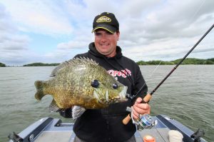 Mastering Summer Bluegill Fishing Proven Tips and Strategies for Landing Big Bluegill in Weedy Areas